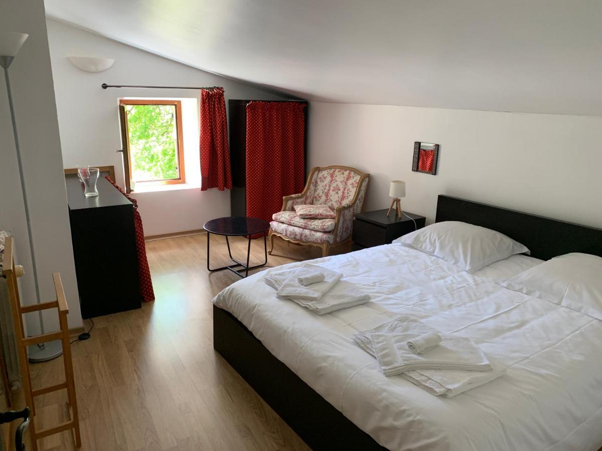 FONT NOUVELLE maison de charme Drôme Provençale, 6 ou 10 personnes avec piscine Plaisians Extérieur photo