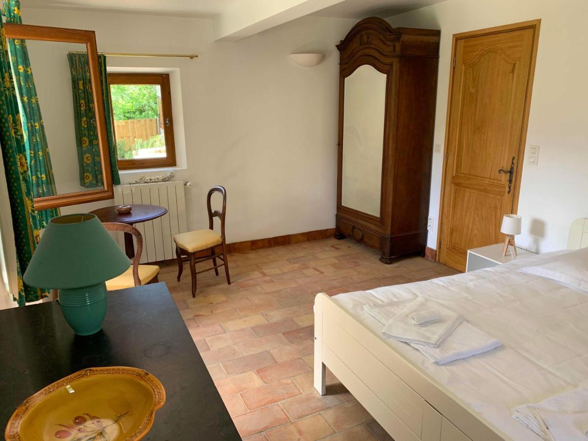 FONT NOUVELLE maison de charme Drôme Provençale, 6 ou 10 personnes avec piscine Plaisians Extérieur photo